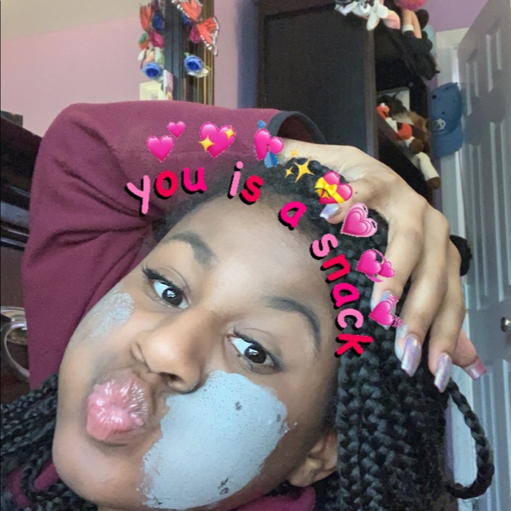 Meet your Posher, Khalia